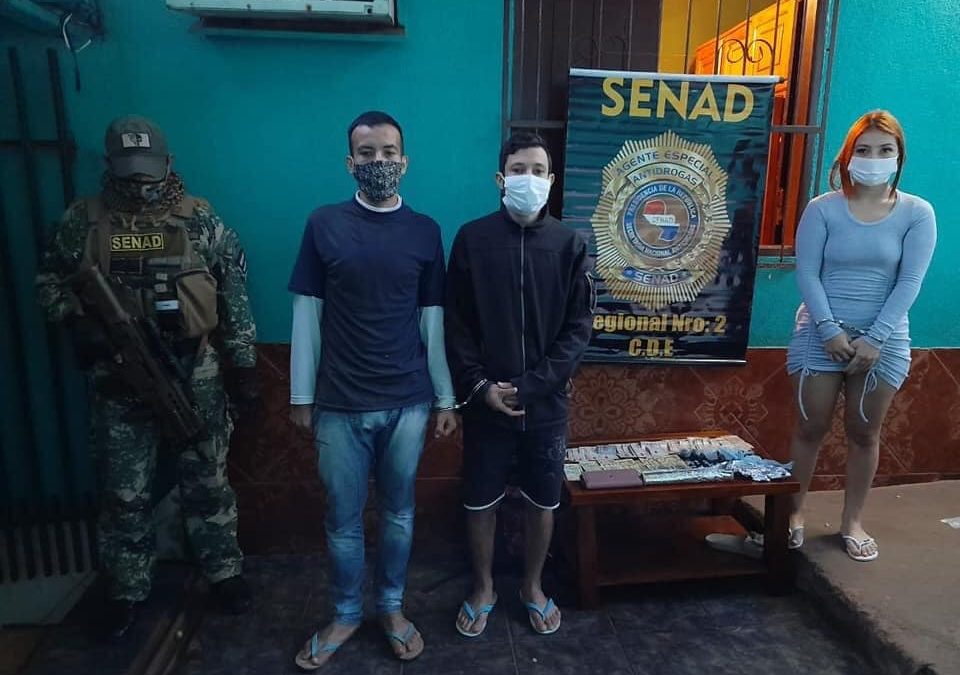 Tres detenidos en vivienda en la que comercializaban drogas