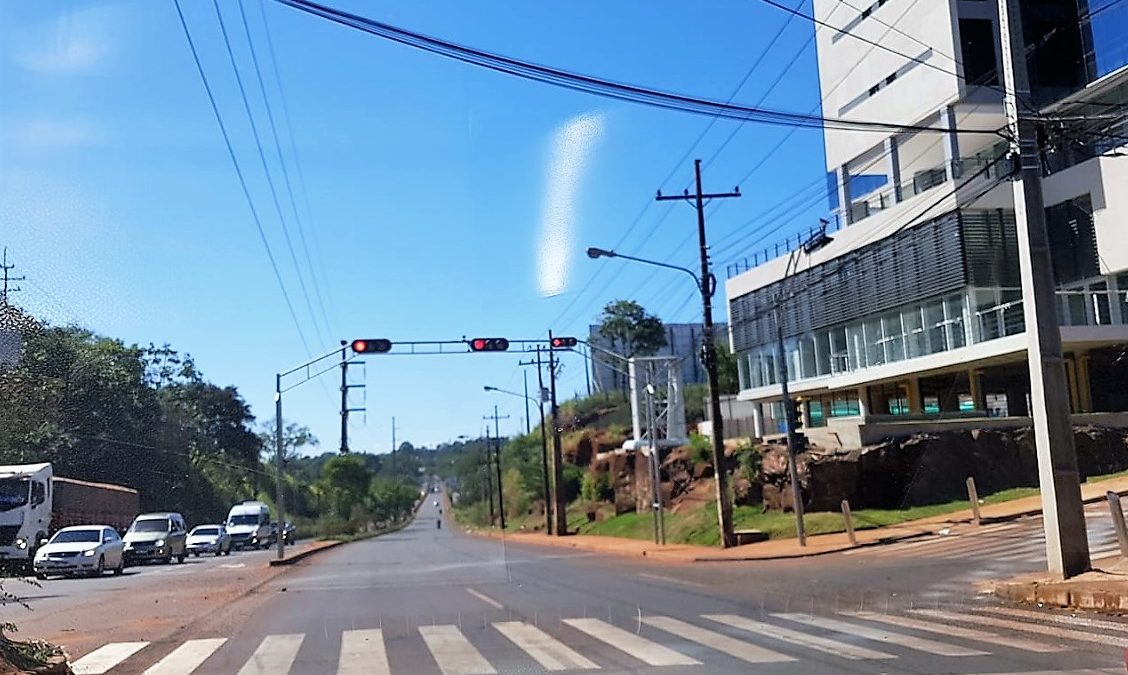 MUCHAS QUEJAS POR NUEVO CRUCE SEMAFÓRICO INSTALADO EN LA EX SÚPER CARRETERA DE CDE