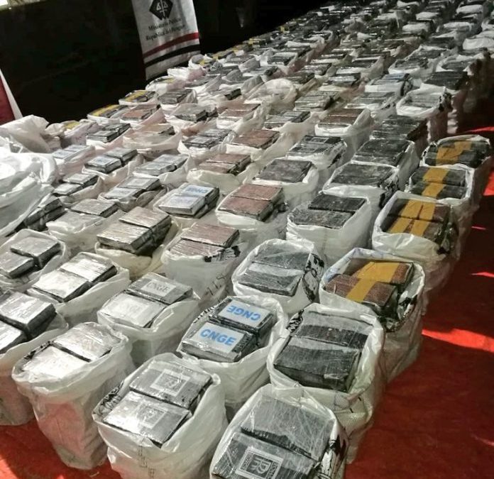 Incautan casi tres toneladas de cocaína