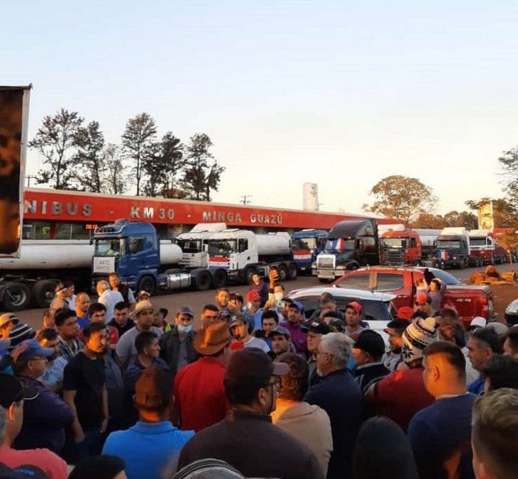 Camioneros prevén marchar hasta el Congreso para exigir ley de fletes