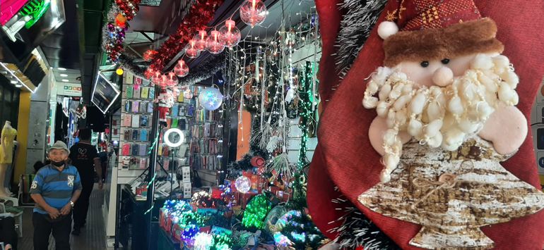 Luces y arbolitos de Navidad ya se venden en las calles