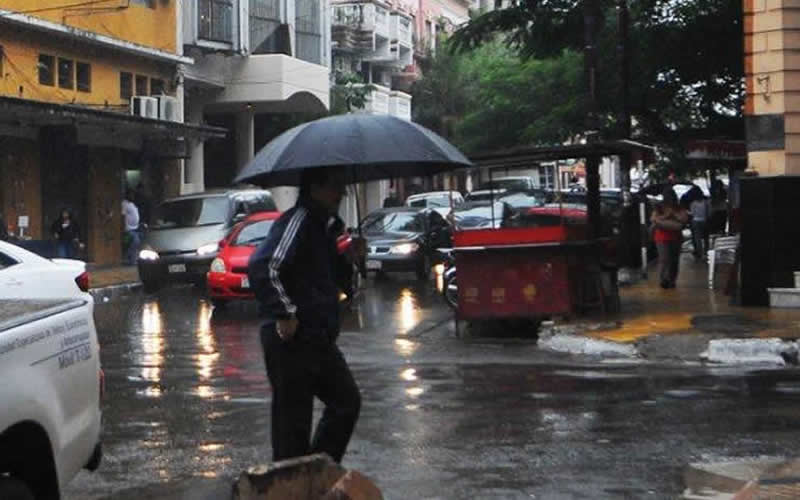 CLIMA: Lluvias con tormentas para hoy viernes y descenso de la temperaura para el fin de semana