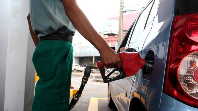 Descartan nueva suba en el precio de los combustibles