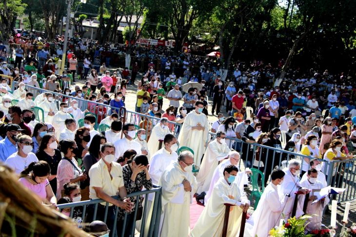 A un mes de la festividad mariana, fieles ya se agolpan en la Basílica