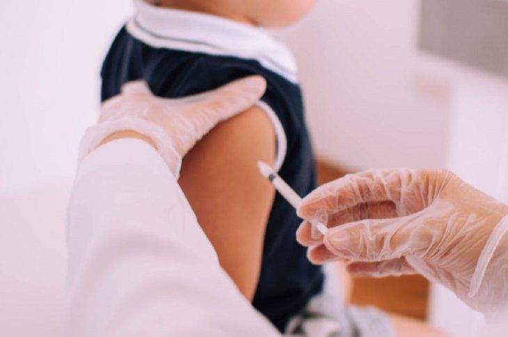 Salud empieza hoy a vacunar a niños desde los 12 años