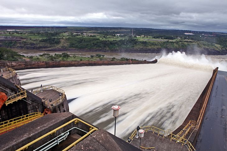 ECONOMÍA: Itaipú alcanza nuevo hito en generación de energía en 38 años