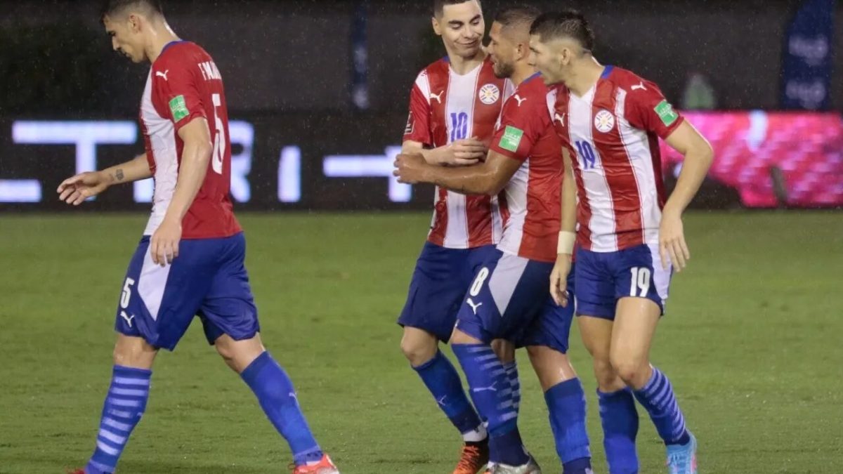 PARAGUAY GOLEA Y SORPRENDE A ECUADOR