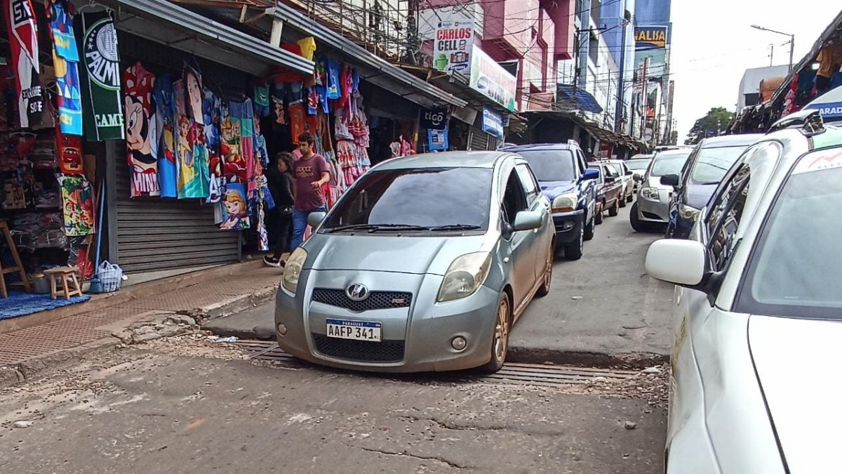 SUCESOS: Prieto pide a la ANDE que acelere obras en el microcentro para reparar avenidas