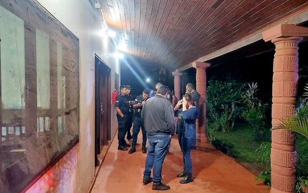 SUCESOS: Una decena de delincuentes tomó por asalto una vivienda