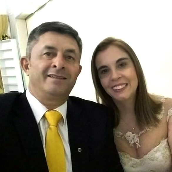 El General de Brigada (SR) Cayo Rafael Arréllaga, jefe de seguridad en Itaipu, y su esposa, la candidata a concejal Silvana Méndez de Arréllaga.