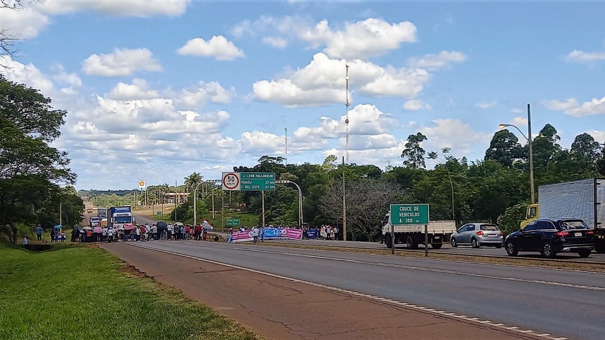 SUCESOS: Cerraron Ruta PY-02 para protestar contra el Plan de Transformación Educativa