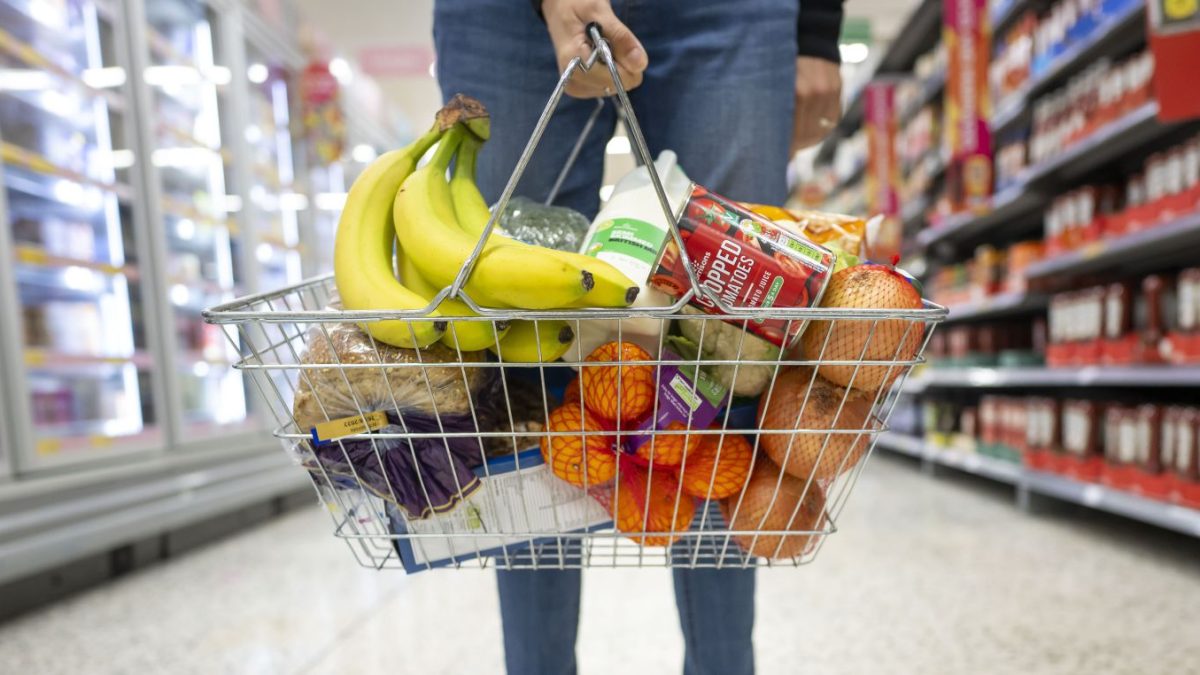 NACIONALES: Supermercados hablan de pérdidas invaluables tras problemas con tarjetas