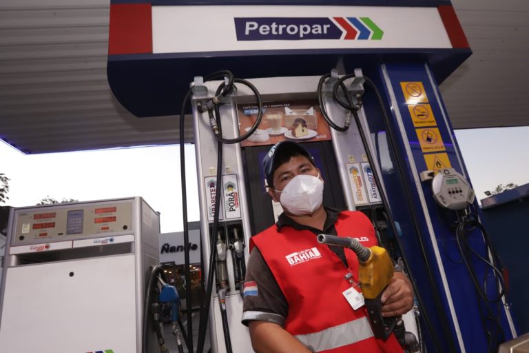 NACIONALES: Leite “Hay condiciones para bajar precio del combustible”