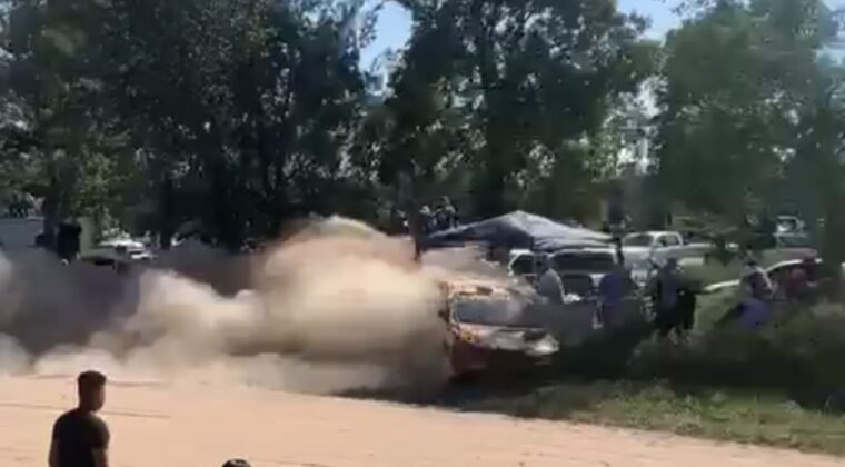 NACIONALES: Grave accidente en el Transchaco Rally: vehículo perdió el control y chocó a espectadores