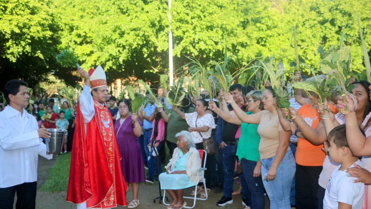 LOCALES: Con la bendición de palmas, se da inicio a la Semana Santa